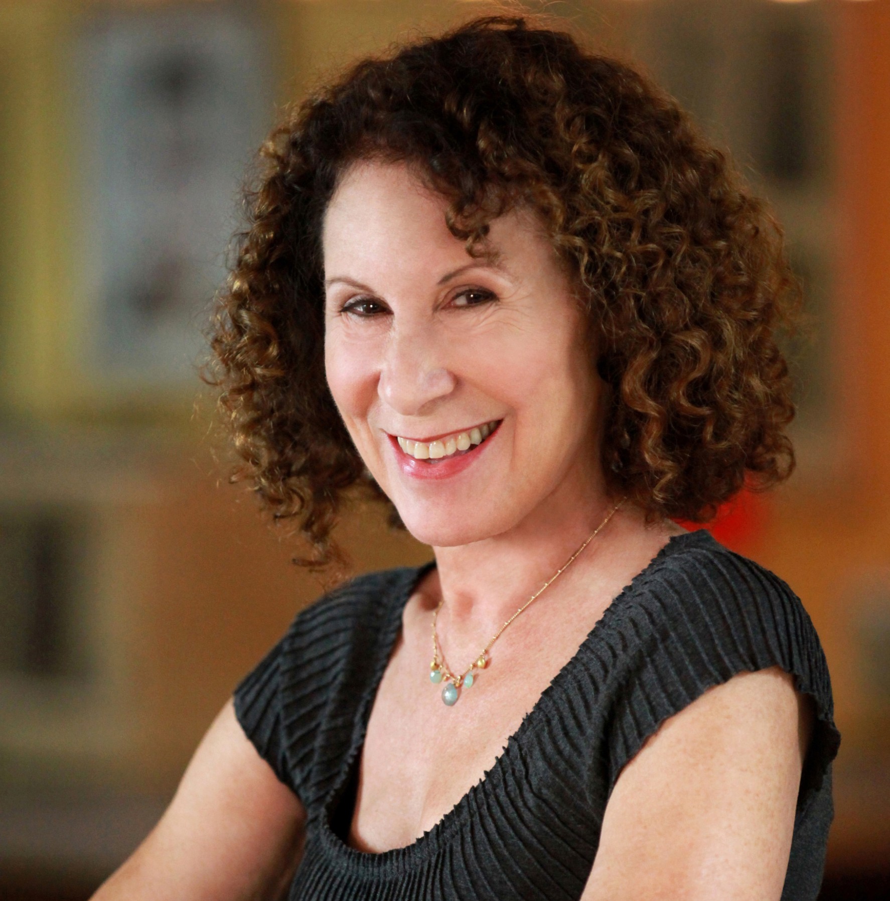 Performer: Rhea Perlman